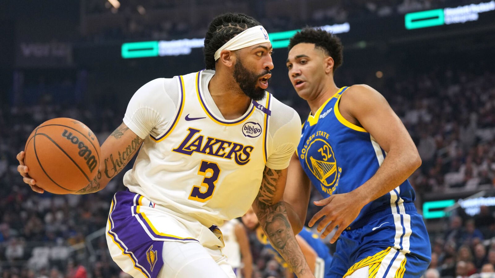 Lakers’ Davis considered day to day with a left ankle sprain Lakers’ Davis considered day to day with a left ankle sprain