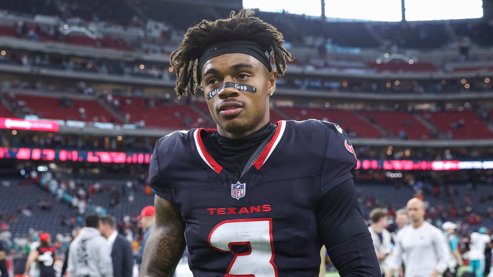 Texans star WR suffers brutal injury after making incredible TD catch Texans star WR suffers brutal injury after making incredible TD catch