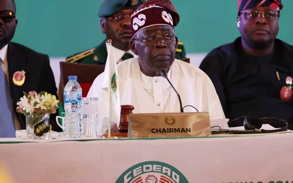 Lagos Chaos: Governor Cracks Down on Food Stampedes! Lagos Chaos: Governor Cracks Down on Food Stampedes!