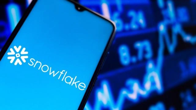 Snowflake Inc. (SNOW): Pioneering Data Innovation