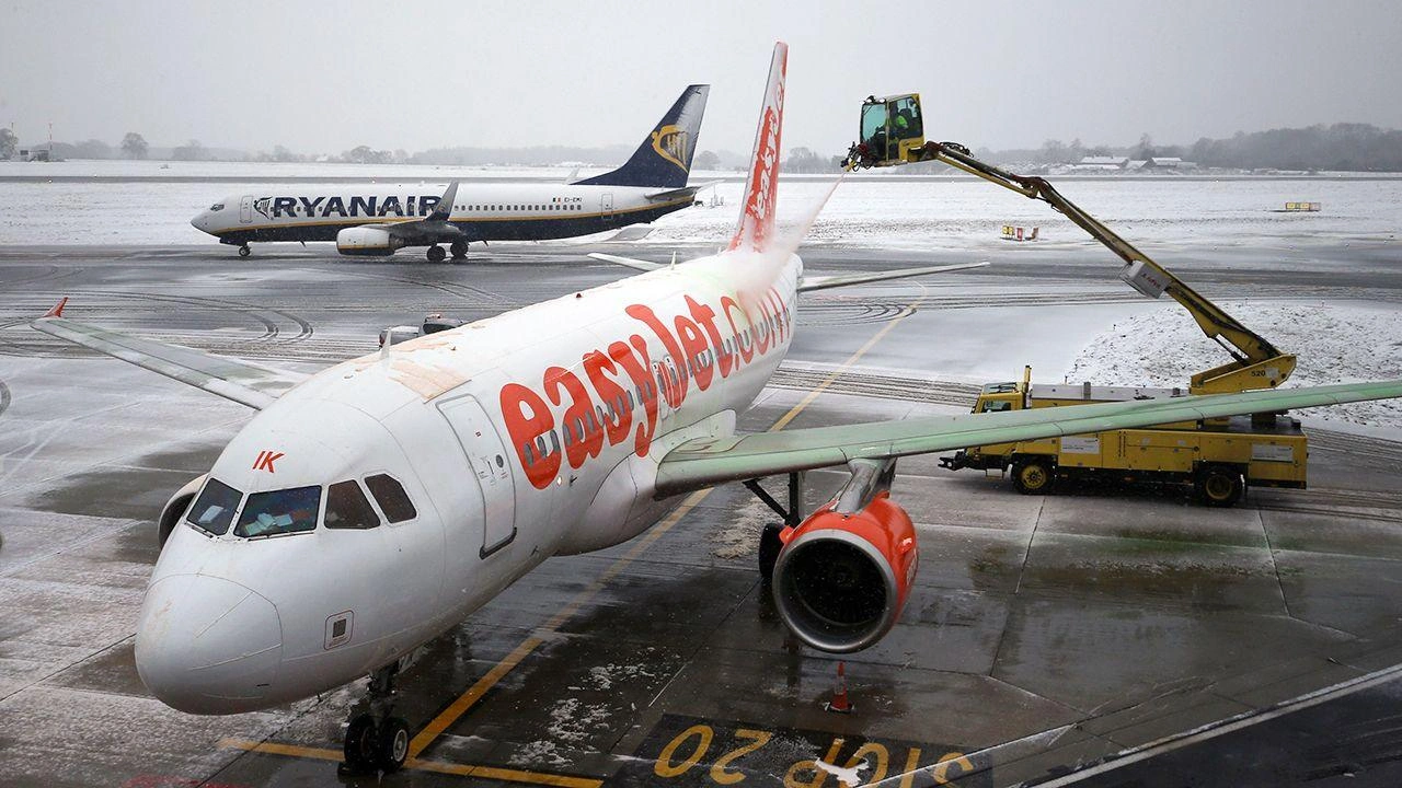 Britain’s Aviation Crisis Sparks Weather Resilience Debate Britain’s Aviation Crisis Sparks Weather Resilience Debate