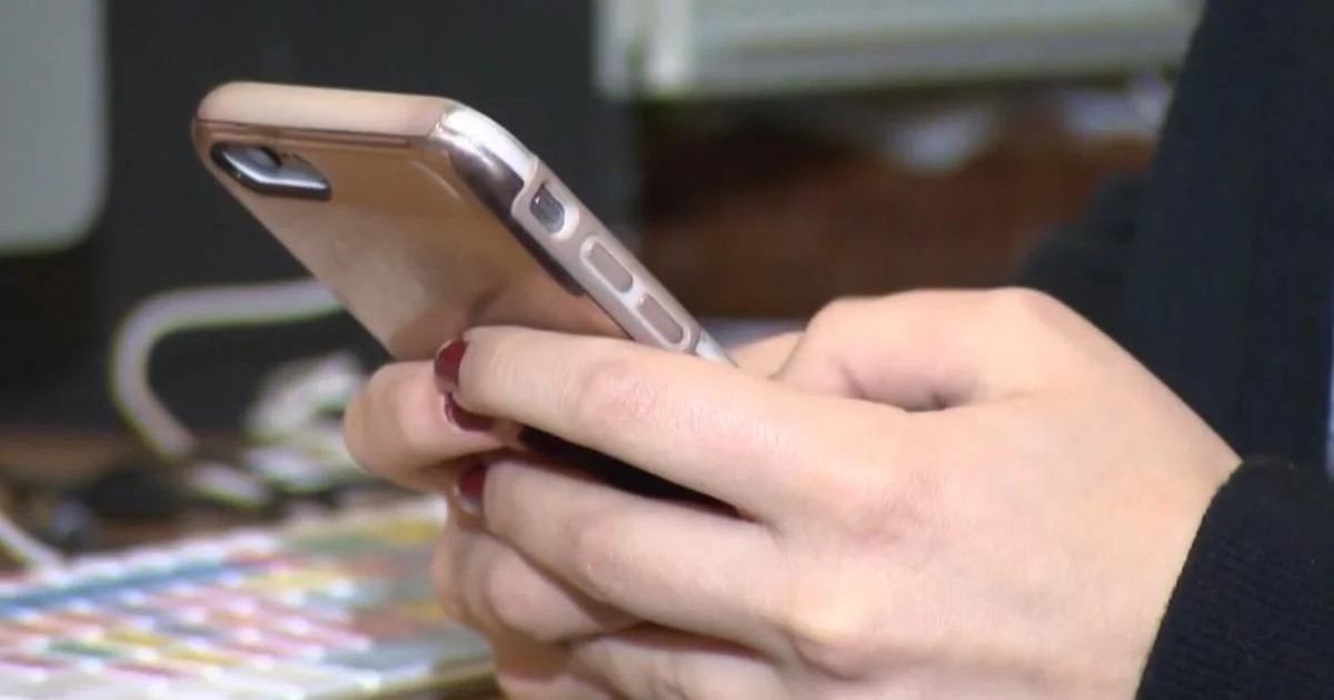 Howard County Declares War on Student Cellphone Usage Howard County Declares War on Student Cellphone Usage
